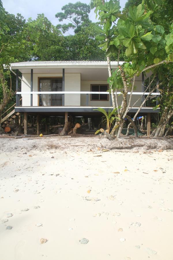Evis Resort At Nggatirana Island Halisi Exterior photo