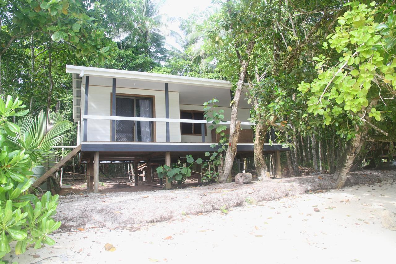 Evis Resort At Nggatirana Island Halisi Exterior photo